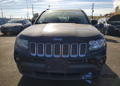 2016 Jeep Compass Latitude из США, поврежденный, VIN 1C4NJCEAXGD769212